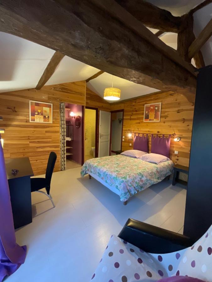Chambres, Table D'Hotes Et Gites Les Mesanges Saint-Jean-de-Sauves Exterior foto