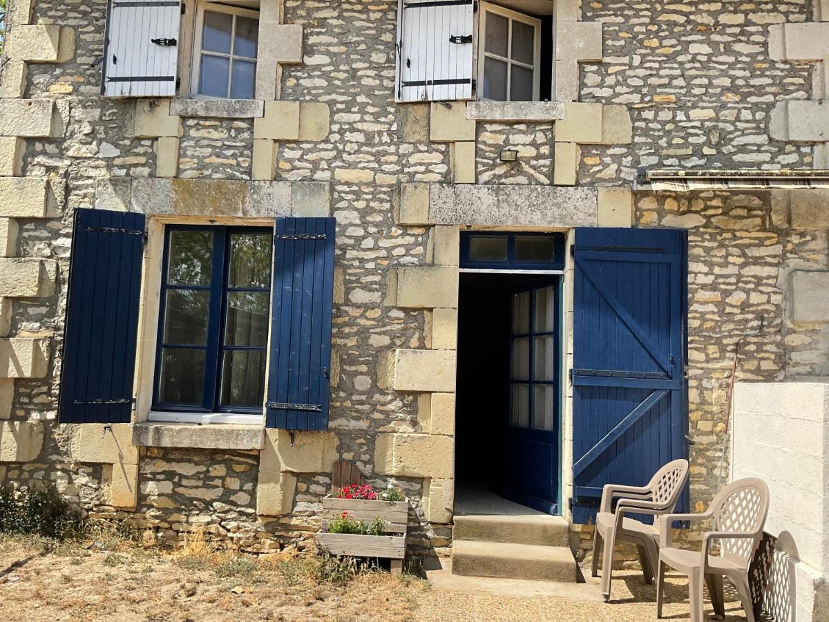 Chambres, Table D'Hotes Et Gites Les Mesanges Saint-Jean-de-Sauves Exterior foto